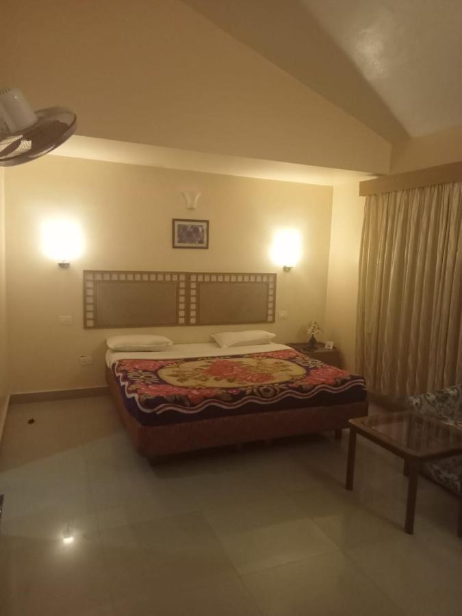 La Gabriell Beach Inn Calangute Exterior photo